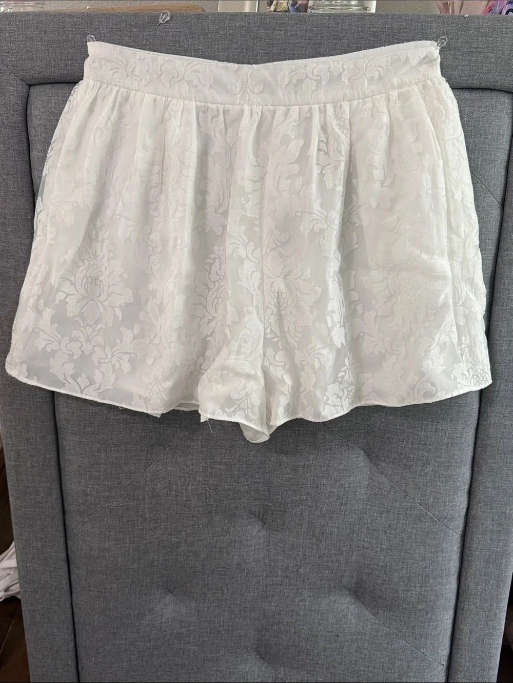 DO+BE white jacquard
